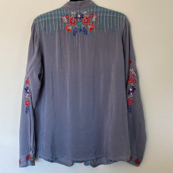 Johnny Was silk embroidered blouse women’s medium grey long sleeve button down - Picture 12 of 12